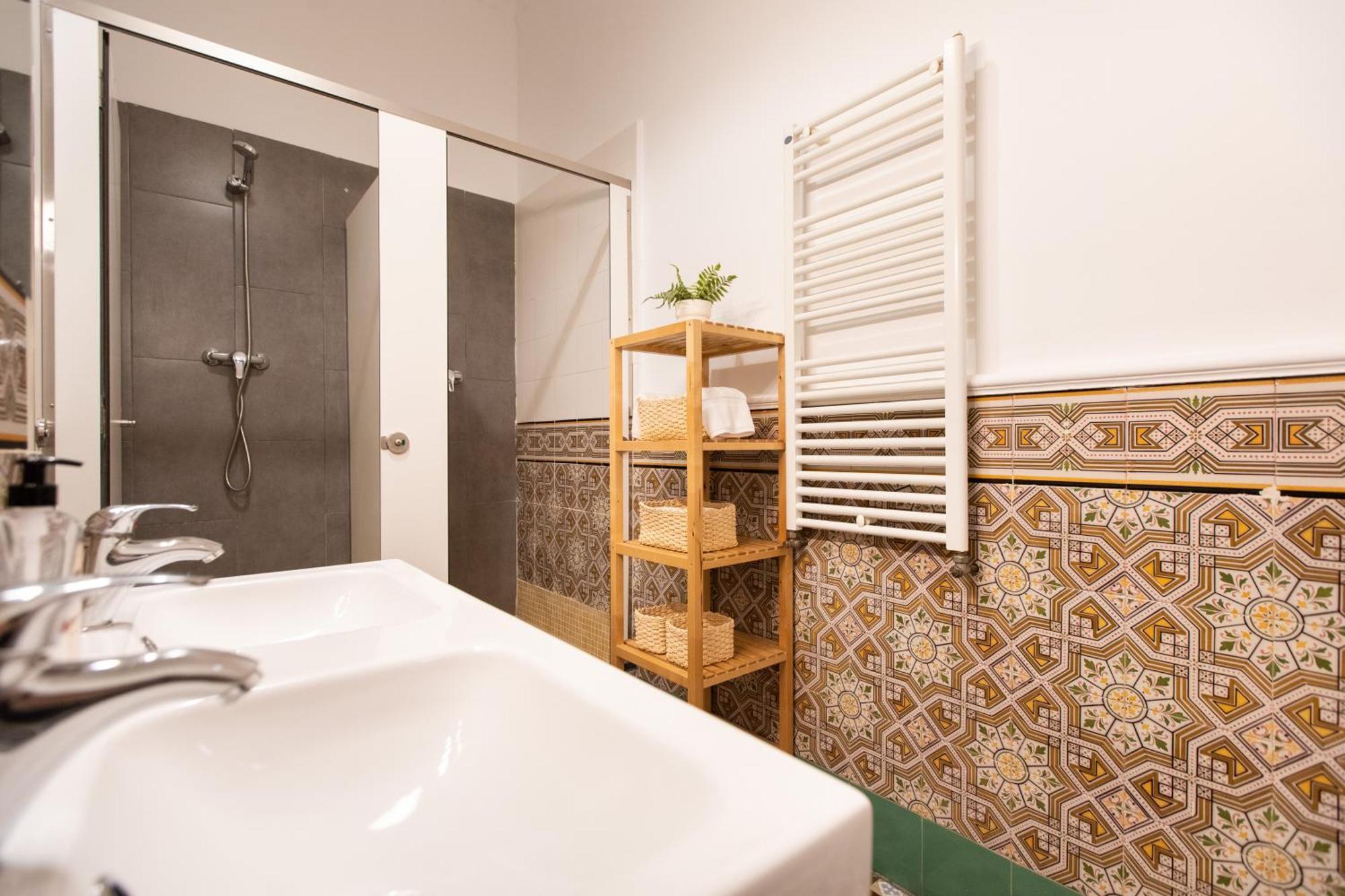 Appartement Bp2 - Big For Groups In Bcn Center Hutb - 77390 *